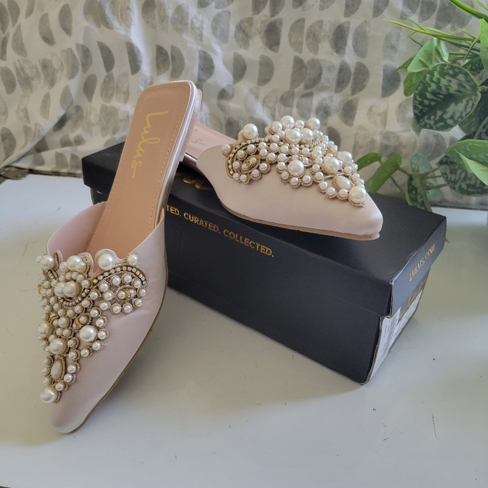 Lulu's flora slip-ons size 8